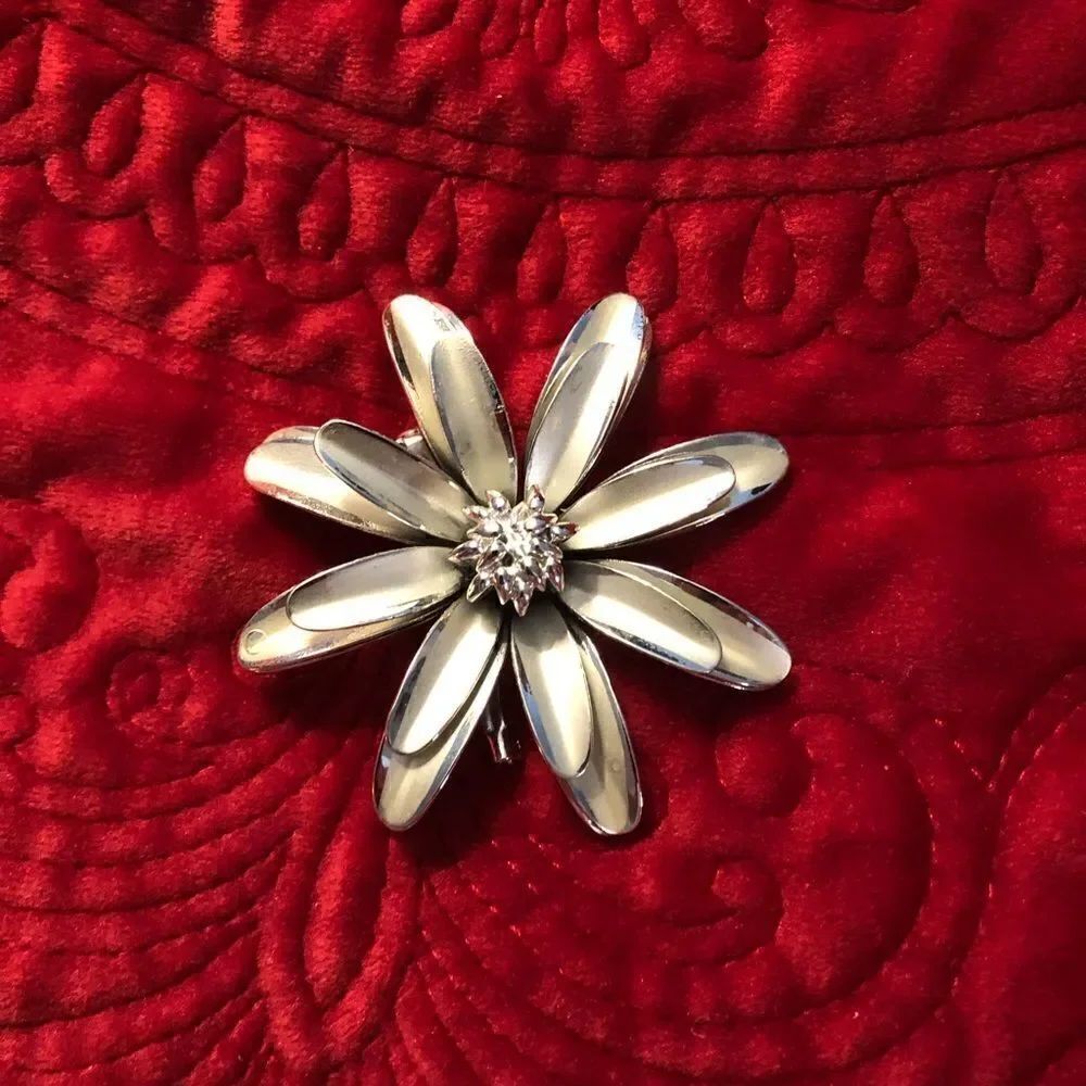 Vintage Brooch 